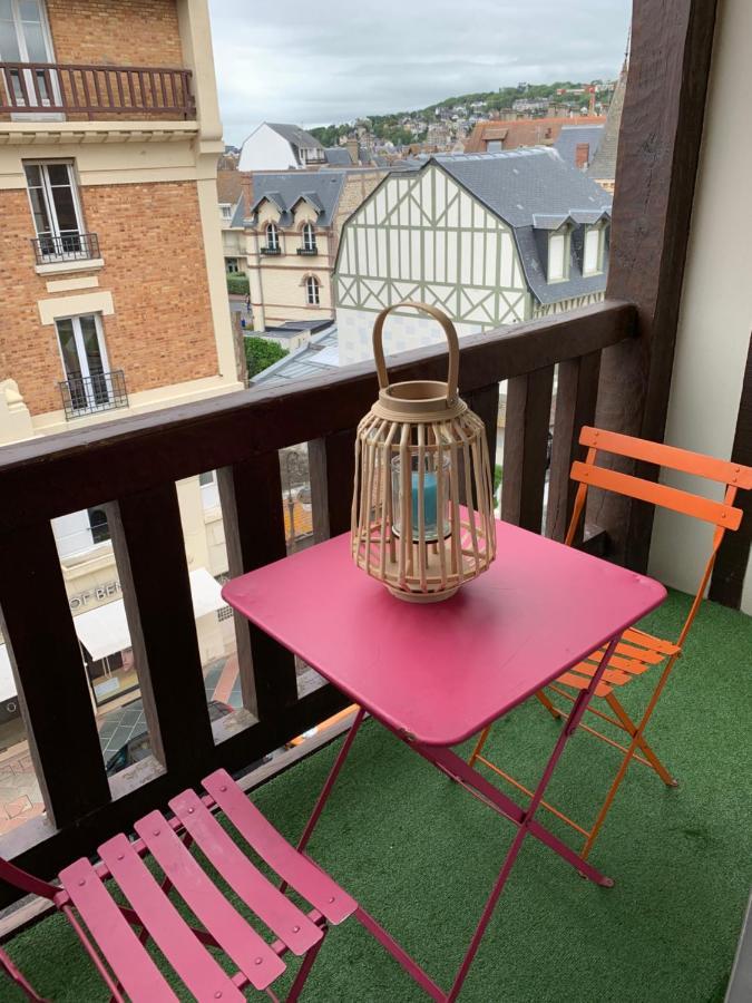 Appartement au cœur de Deauville avec vue imprenable et parking privé Exterior foto